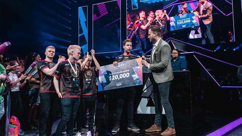 How Do Esports Teams Make Money? A Deep Dive into Revenue Streams