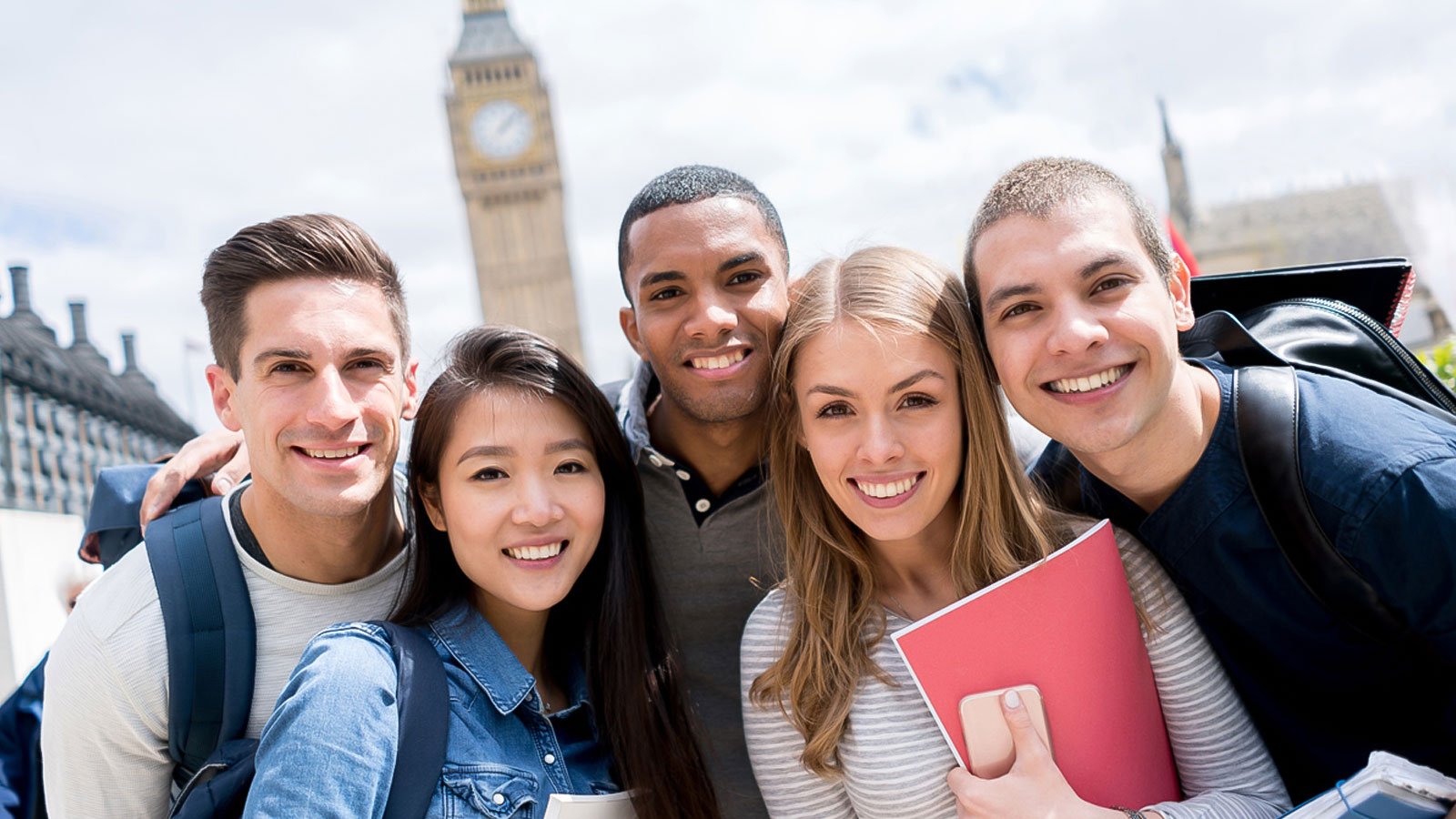 Tips to Choose the Best University and Right Courses to Study Abroad