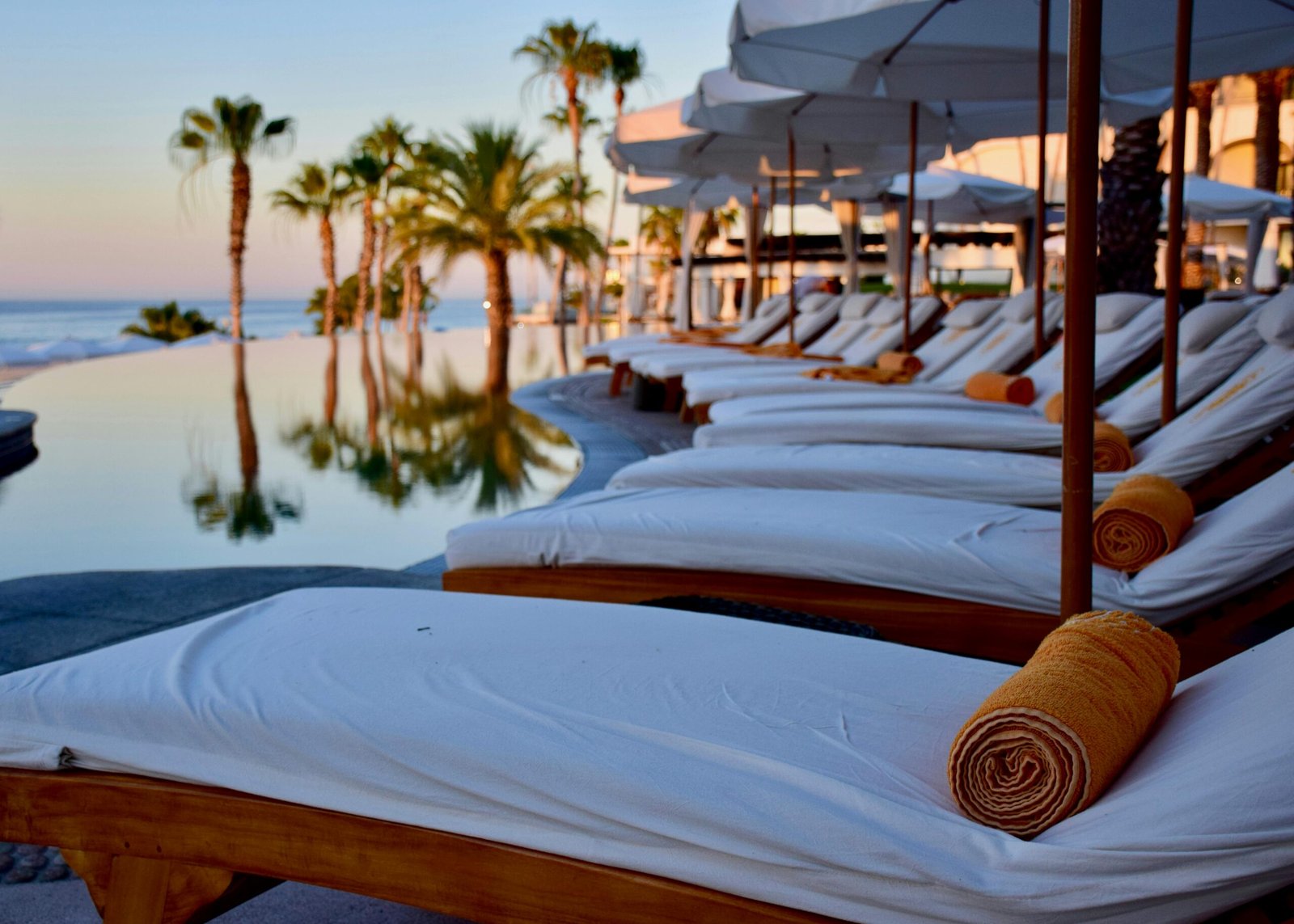What is Luxury Travel & Why Should You Book a Vacation?